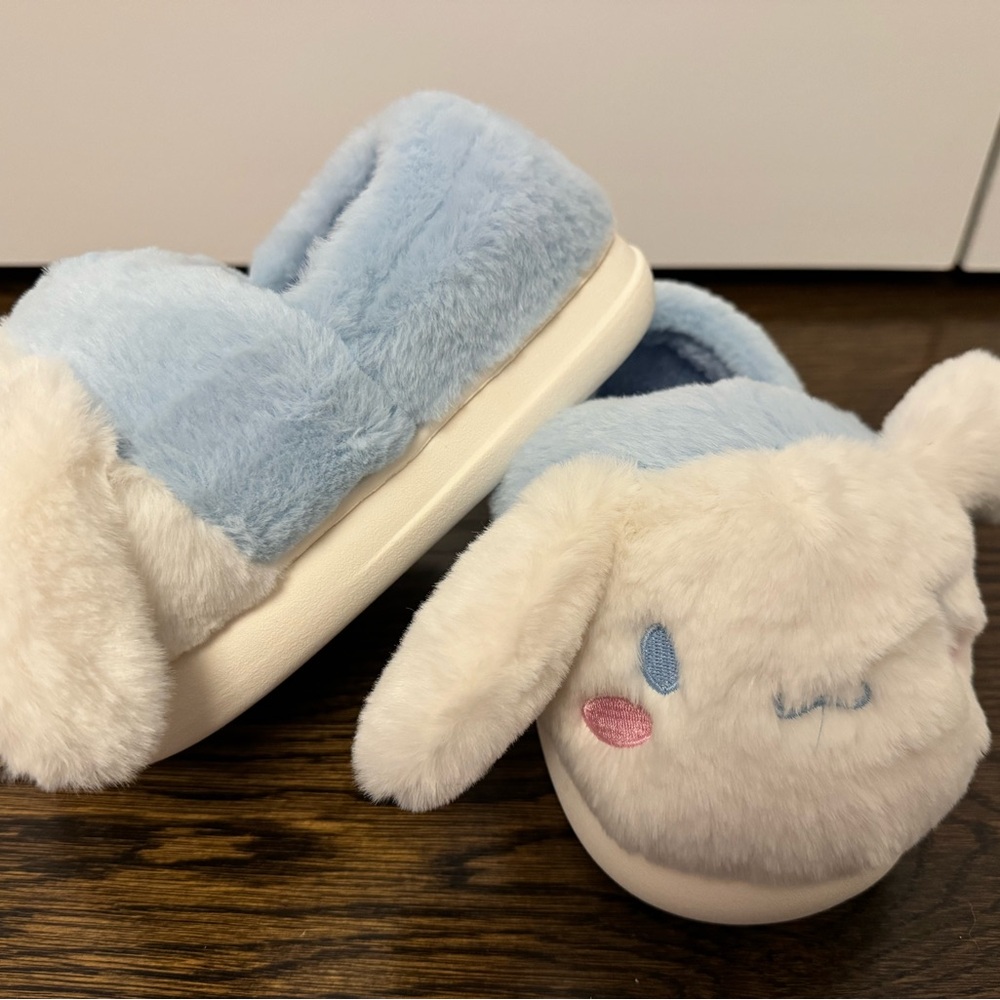 Sanrio Cinnamaroll Plush Slippers kids size 11/12 - Picture 3 of 4